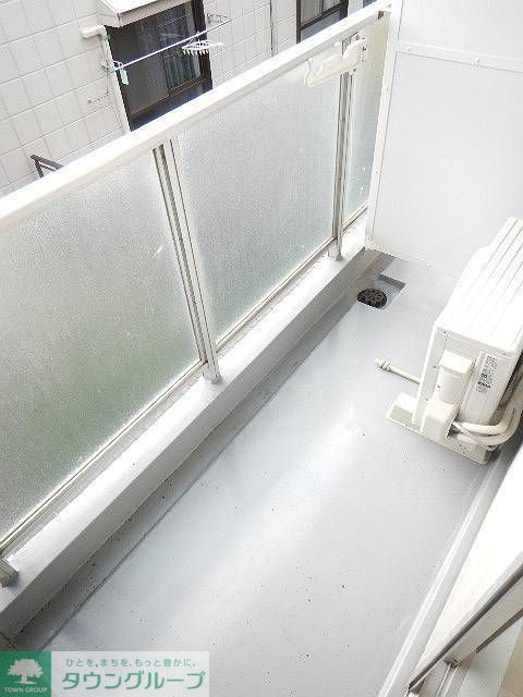 バルコニー　バルコニーからの眺めを楽しみながら食事をしませんか