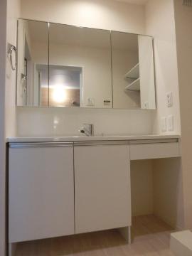 洗面設備　洗面化粧台