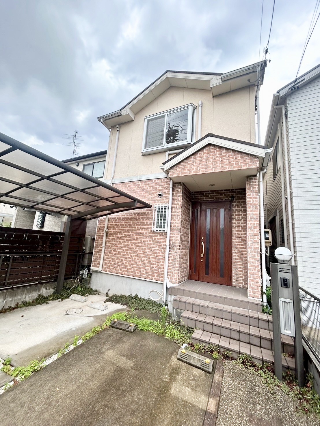 建物外観　車並列２台駐車できます。