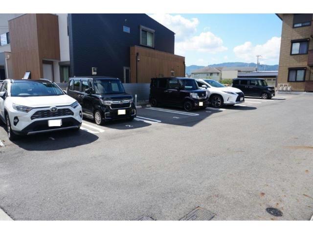 駐車場　駐車場