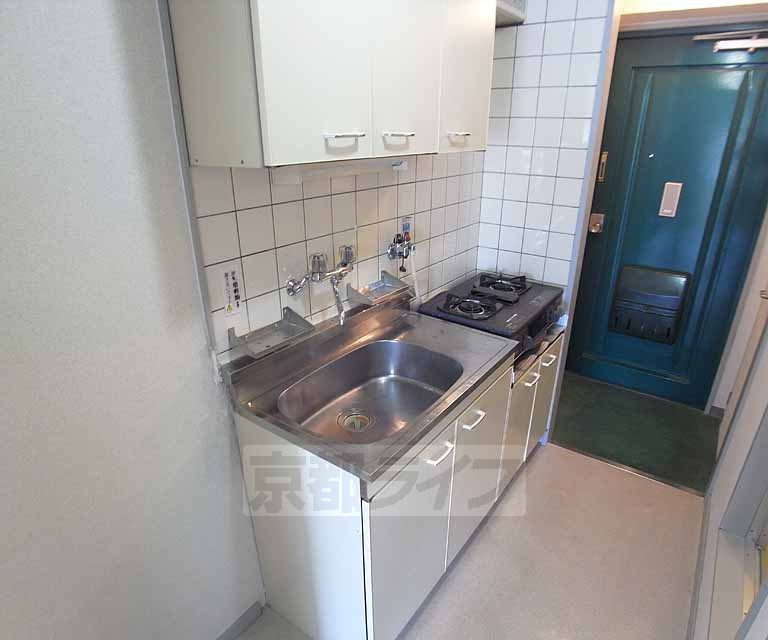 キッチン　広々使っていただけます