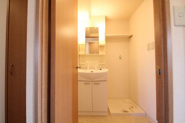 洗面設備　＊２０１号室参照