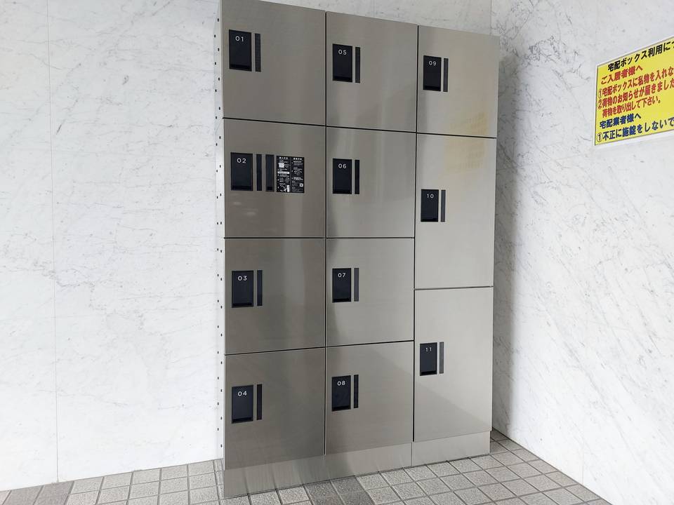 エントランス　宅配ボックス