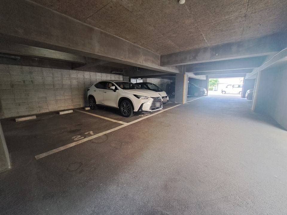 駐車場　駐車場