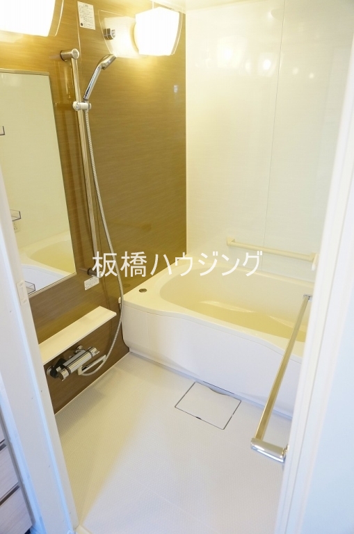 バス・シャワールーム　1317サイズのゆったりバスルーム