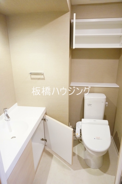 トイレ　トイレには手洗いもあります。