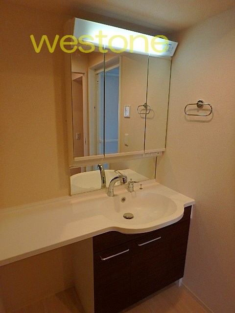 洗面設備　ホテルにあるような洗面化粧台