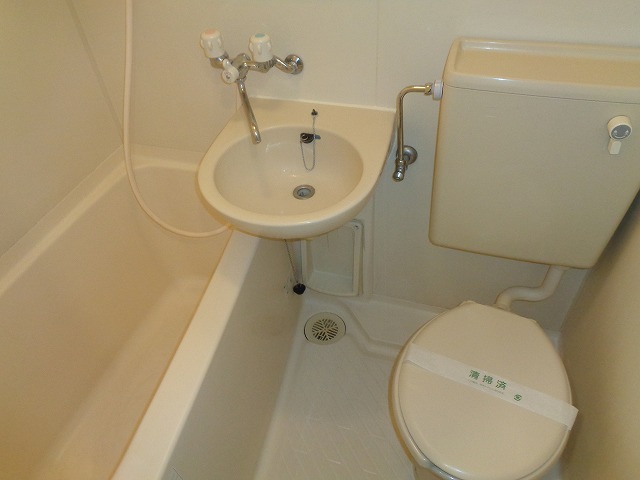 バス・シャワールーム　ゆったり過ごせるお風呂です