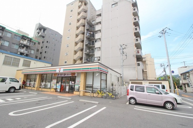 コンビニ　セブンイレブン広島広瀬町店（コンビニ）まで182m