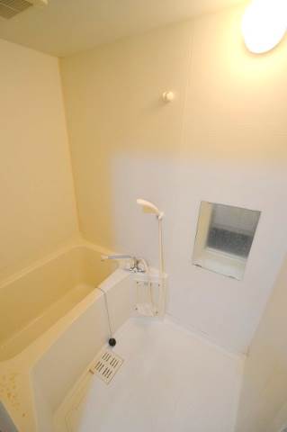 バス・シャワールーム　清潔感あるお風呂