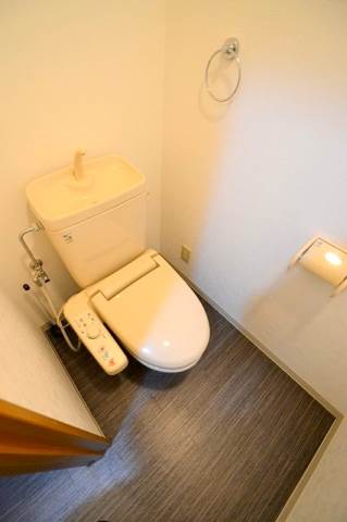 トイレ　シャワートイレ完備