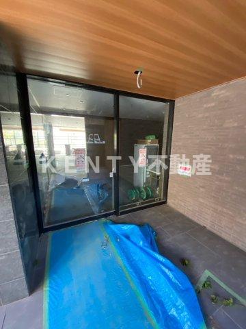 エントランス　落ち着いたエントランスです