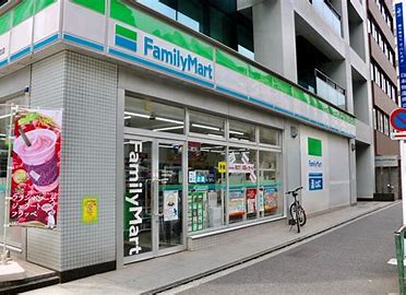 コンビニ　ファミリーマート 中央明石町店（コンビニ）まで84m