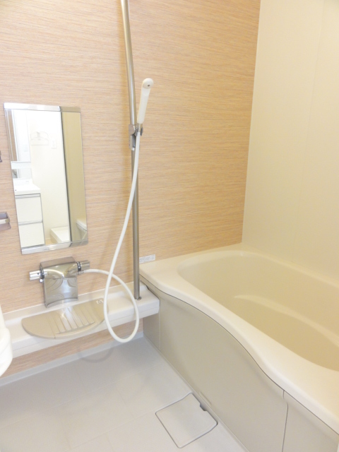 バス・シャワールーム　★浴室追い焚き・乾燥機★