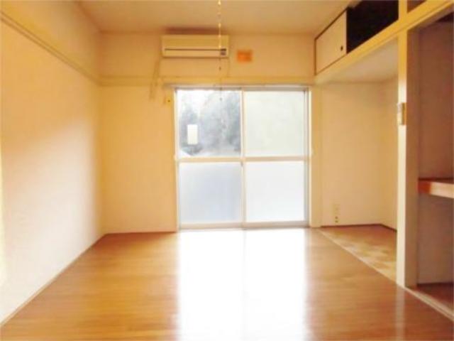 居室・リビング　明るいお部屋