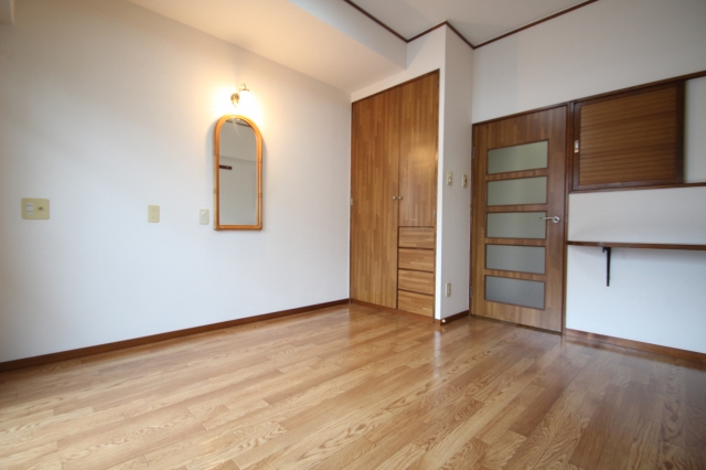 居室・リビング　同物件別部屋写真