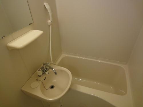 バス・シャワールーム　仕様、設備は現況と異なる場合があります。