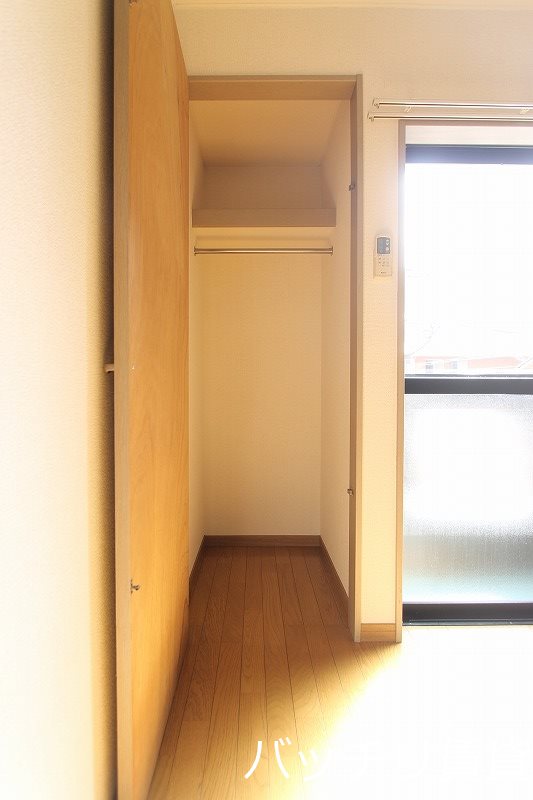 収納　別号室タイプの為、現状を優先致します。