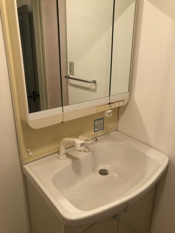 洗面設備　独立洗面化粧台付き！