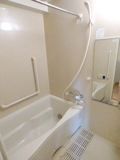 バス・シャワールーム　追焚き付き