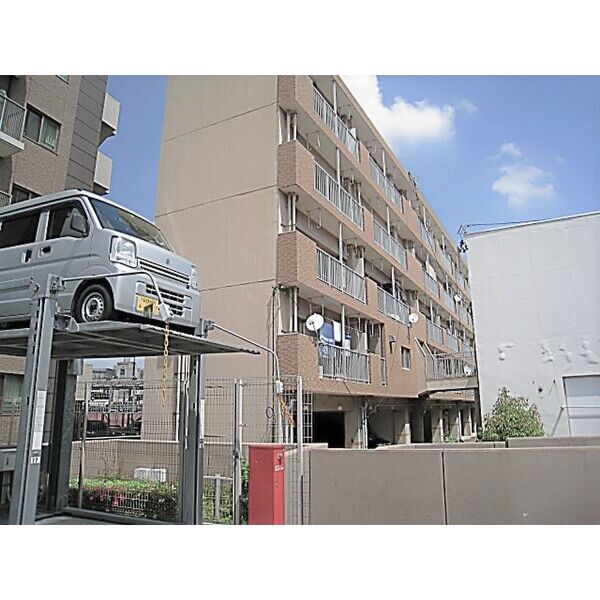 建物外観　安心のマンションタイプですよ☆