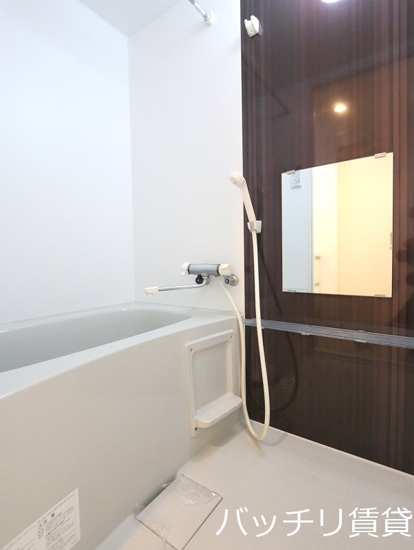 バス・シャワールーム　同型タイプの為、現状を優先致します。