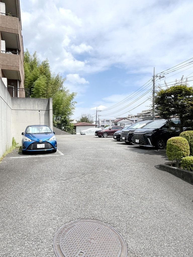 駐車場　駐車場