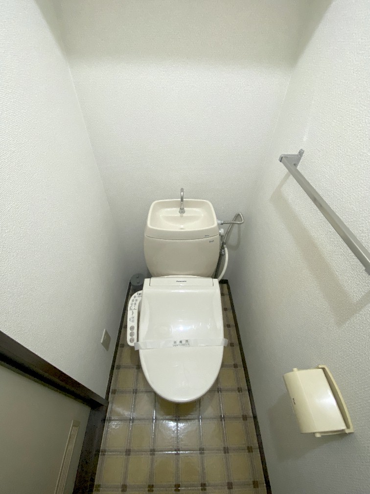 トイレ　☆温水洗浄便座付き☆