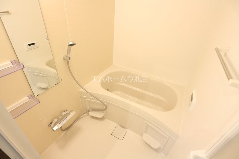 バス・シャワールーム　追い焚き・浴室暖房乾燥機能付バス