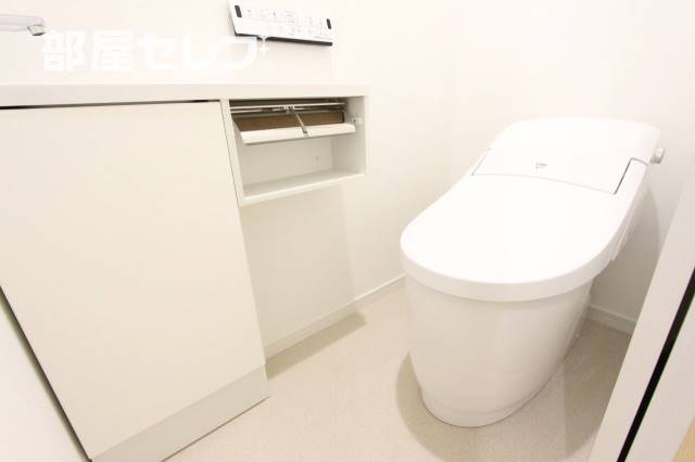 トイレ　清潔感のある色合いです