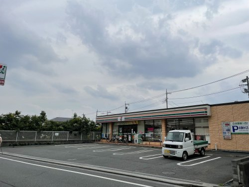 コンビニ　セブン-イレブン 練馬南大泉１丁目店（コンビニ）まで666m
