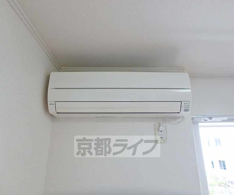 その他設備　真夏と真冬のお部屋を快適にしてくれます