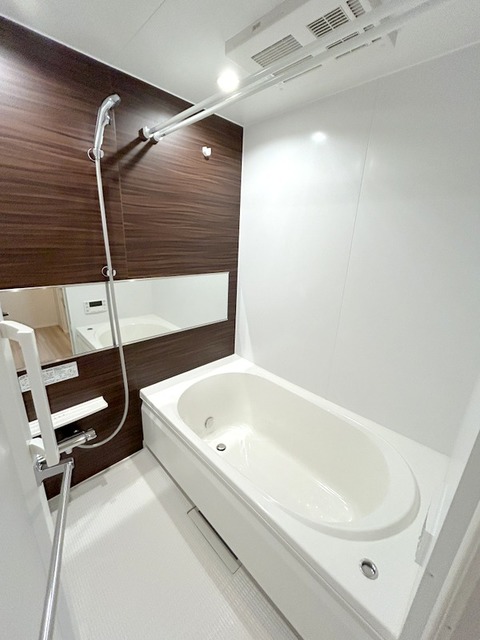 バス・シャワールーム　★追炊き・浴室乾燥機付きのお風呂★