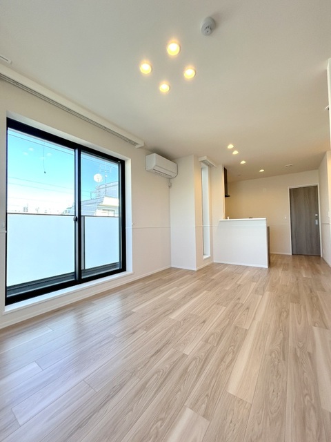 居室・リビング　★13.3帖のリビングダイニングキッチン★