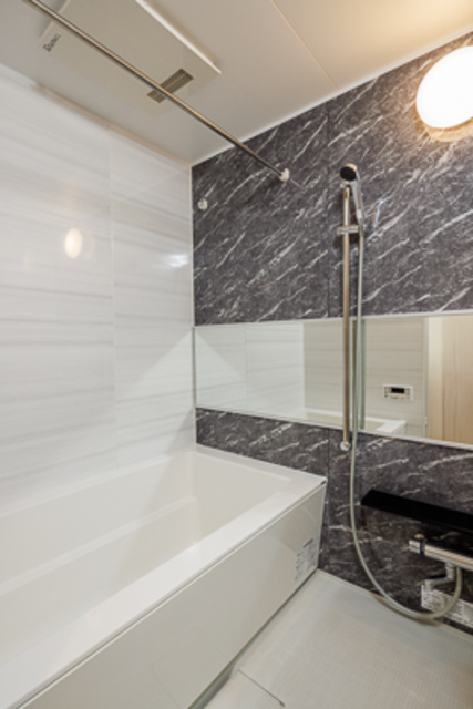 バス・シャワールーム　※写真は同タイプ住戸です。