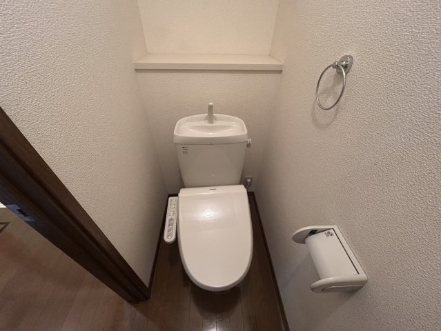 トイレ　※同物件別号室の写真になります