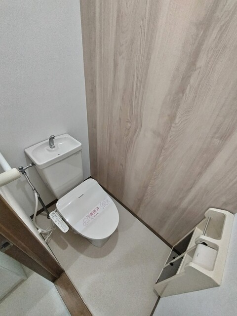 トイレ　★★トイレは嬉しい洗浄便座です♪★★