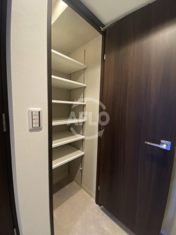 玄関　エステムコート大阪福島ルアーナ　玄関