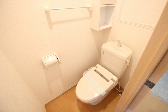 トイレ　※別号室の写真です