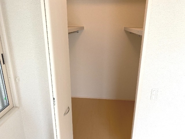 収納　ウォークインクローゼット