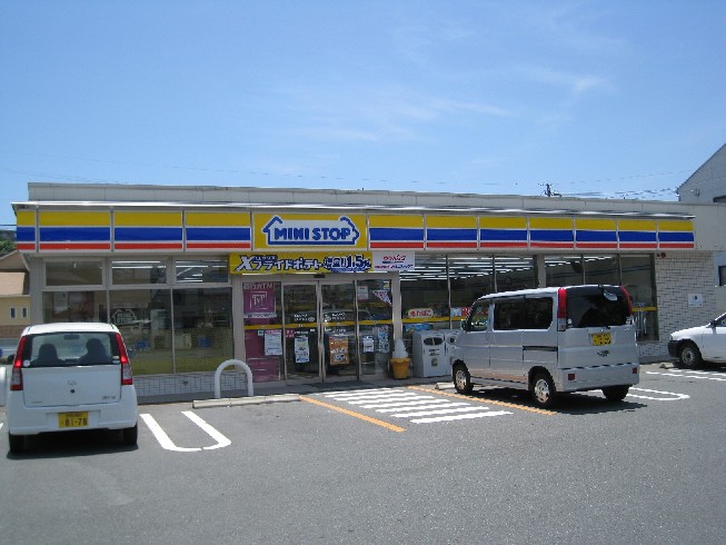 コンビニ　ミニストップ（コンビニ）まで113m