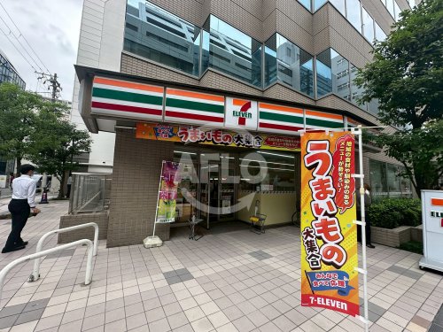 コンビニ　セブンイレブン 大阪安土町1丁目店（コンビニ）まで132m