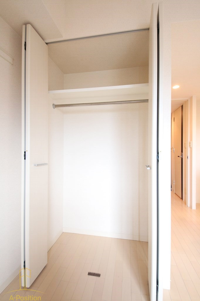 収納　プレサンス大阪城公園ファーストシート