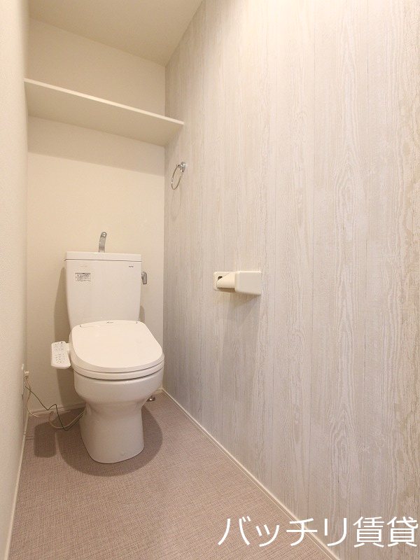 トイレ　画像は同型タイプの為、現状を優先致します。