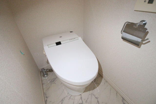 トイレ　※別室の参考写真の為、現況優先です。