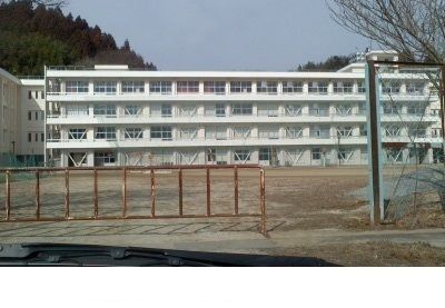 中学校　川俣町立川俣中学校（中学校）まで2400m