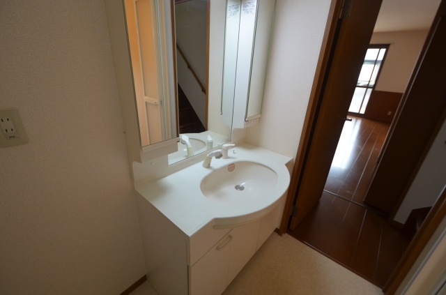 洗面設備　洗髪洗面化粧台付き♪