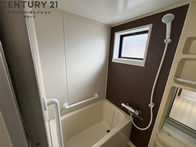 バス・シャワールーム　シンプルで機能的なユニットバスです！