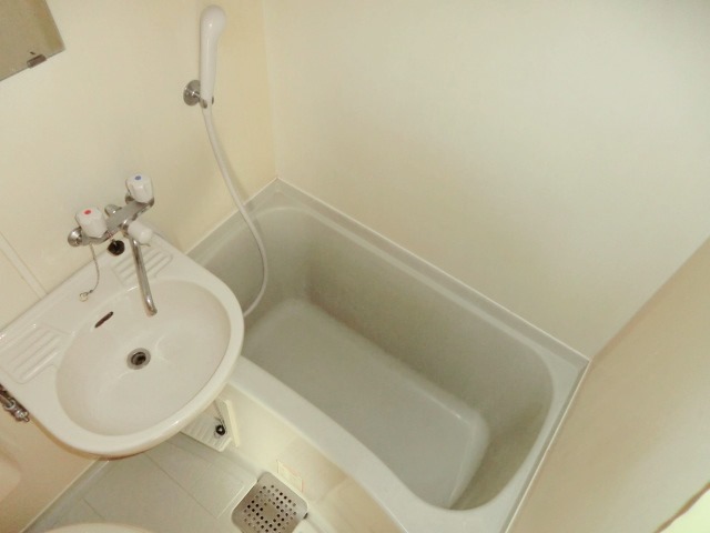 バス・シャワールーム　シンプルで機能的なユニットバスです！