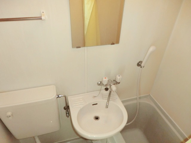 洗面設備　浴室内に洗面台付き☆